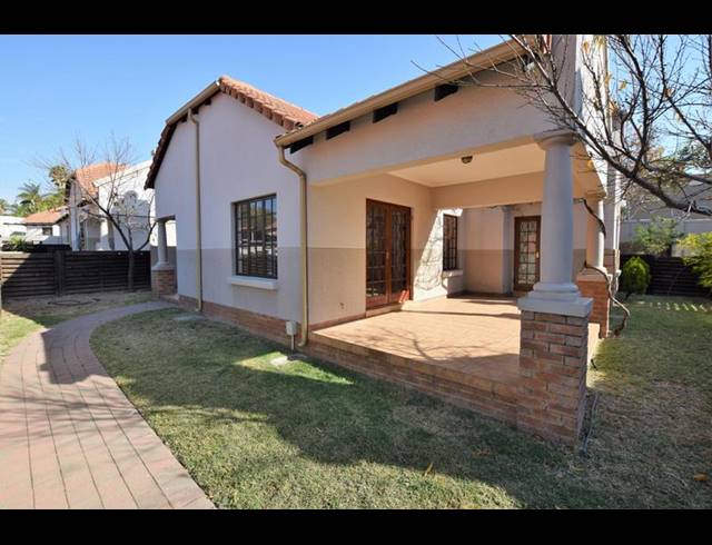 2 BEDROOM TOWNHOUSE FOR SALE IN LONEHILL